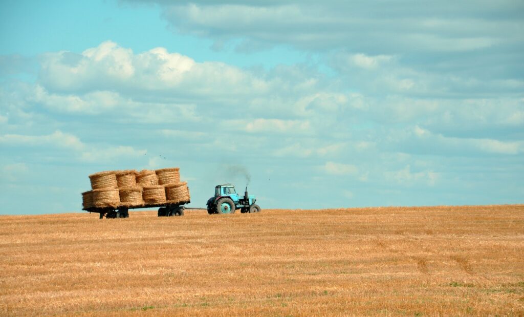 tracteur , champs, seconde main